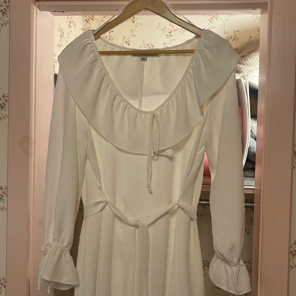 Brand new white dress never worn size Large